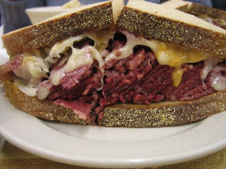 800px-Katz's_Deli_-_Lunch.jpg